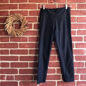 Mid-rise, cropped outdoor voices leggings